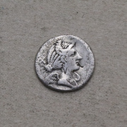 Stříbrný Denár Caius Valerius Flaccus 82 př. n. l.