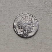 Stříbrný Denár Cn. Cornelius Lentulus 76 - 75 př. n. l.