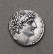 Stříbrná Tetradrachma - Antiochos VIII. Epiphanes (121-97 př.n.l.)